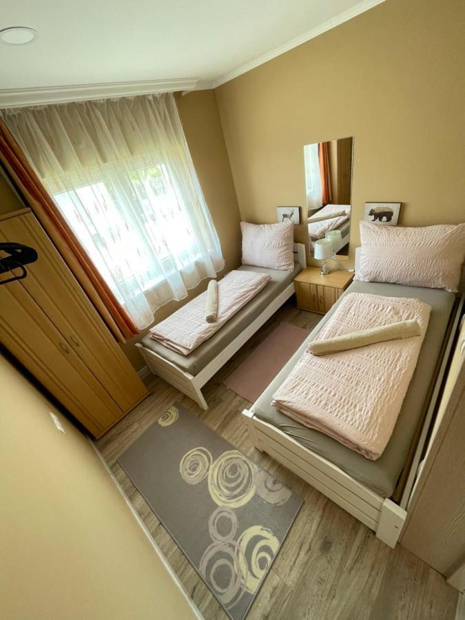 Lilla Apartman Balatonkeresztur Exterior photo