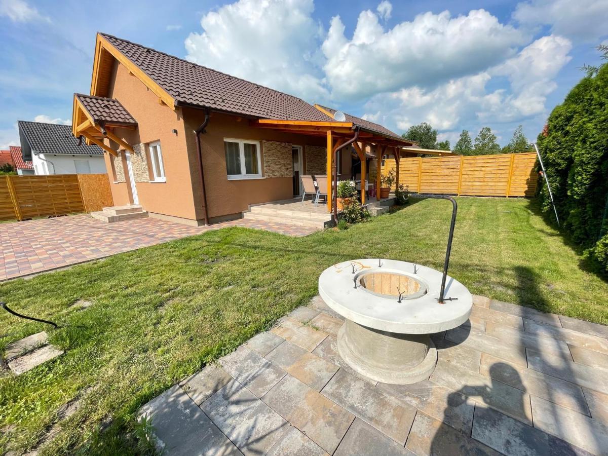 Lilla Apartman Balatonkeresztur Exterior photo